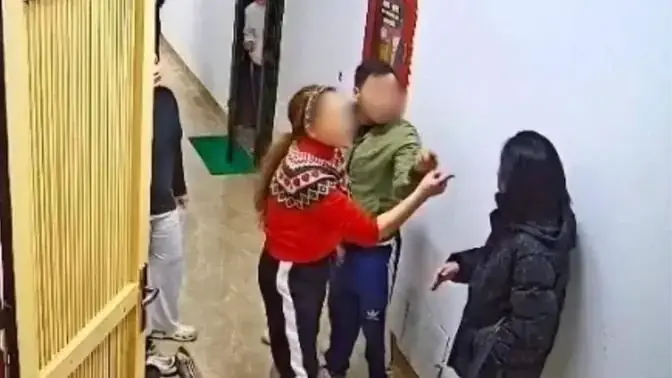 Công an vào cuộc vụ túm tóc, đánh người tại chung cư